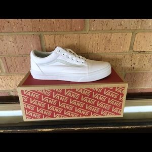 WHITE VANS OlD SKOOl SHOES